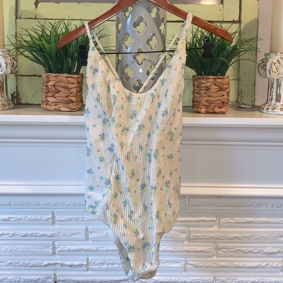 Tori Praver Ivory Scoop Neck Ditsy Floral Tie Back One Piece Swimsuit Size L - Picture 2 of 7